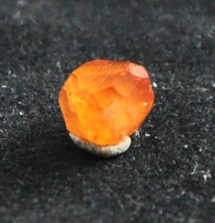 GRANADA GROSSULÁRIA Pedra Mineral COLLECTION Garnet Gemstone. Cód.093M