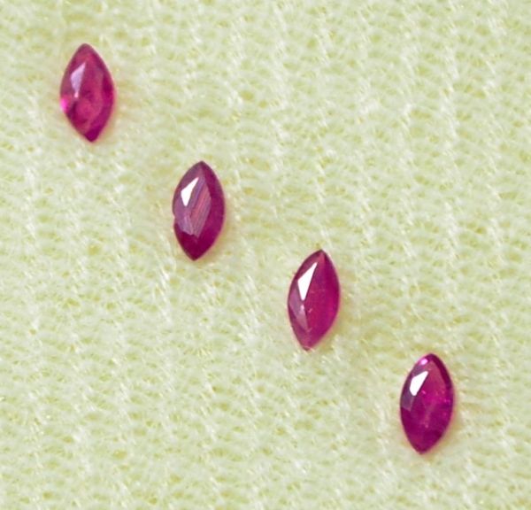 Rubis 4 (quatro) Pedras Preciosas Lapidadas Ruby Cut Gems Cód.377L