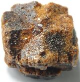 ESTAUROLITA PEDRA CRUZ COM INCLUSÃO DE GRANADA STAUROLITE FAIRY CROSS WITH GARNET INCLUSION Cód.131M