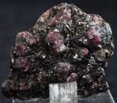 GRANADA GLOSSULÁRIA NA ROCHA MATRIZ GARNET GLOSSULARY ON ROCK MATRIX BRAZIL Cód.2005M