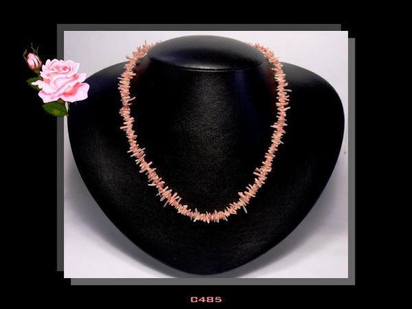 Colar Artesanal de Coral Cascalho Rosa. Cód.485C