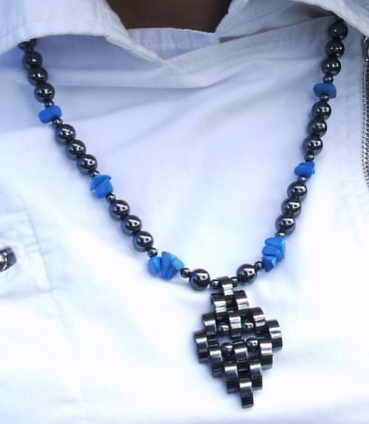 Colar artesanal de Hematitas 8mm e Turquesa +P Cód.644C