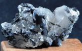 CRISTAIS TURMALINA PRETA QUARTZO COM CLIVAGEM (ARCO-ÍRIS AZUL BLACK TOURMALINE ON QUARTZ Cód.2044M