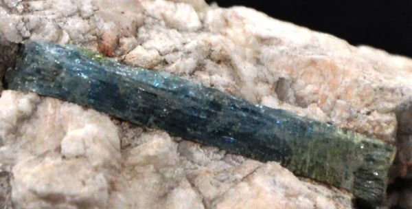 Água Marinha na Albita Spécimen Mineral Pedra Coleção Gems Cód.2029M